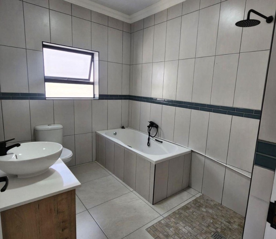 3 Bedroom Property for Sale in Fraaiuitsig Western Cape